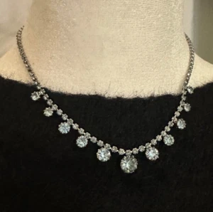 Vintage funkelnde blaue abgestufte Strasssteine 8" L silberfarben Hakenverschluss guter Zustand - Bild 1 von 4