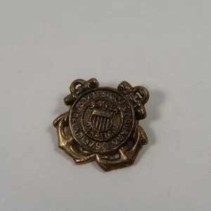 US Coast Guard Pin Badge Pinback Emblem USCG - Picture 1 of 4