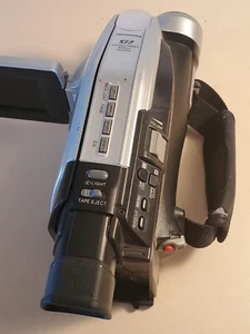 PANASONIC Palmcorder PV-L454D VHS-C Video Camcorder 20x High Def/750x super zoom - Picture 1 of 11