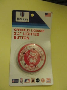 NCAA NORTH CAROLINA BOTÓN ILUMINADO ESTADO 2 1/4" WINCRAFT - HECHO EN EE. UU. - DE COLECCIÓN - Imagen 1 de 6