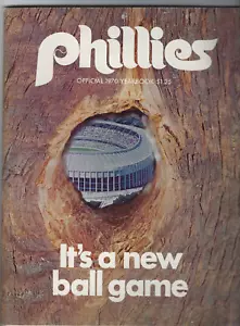 Annuario e programma Phillies 1970 1° giorno nuovo stadio con foto 8x10 Connie Mack - Foto 1 di 8