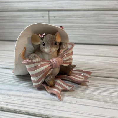 De Colección Encantadora Colas BONITA EN ROSA 89/189 Ratón Gorro Estatuilla Flores Ladybug Foto 1 de 4