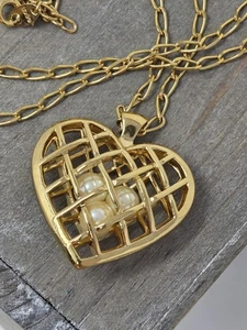 Gold Tone Puffed Caged Heart w/ Faux Pearls Pendant Necklace 32" Avon Vintage - Picture 1 of 11