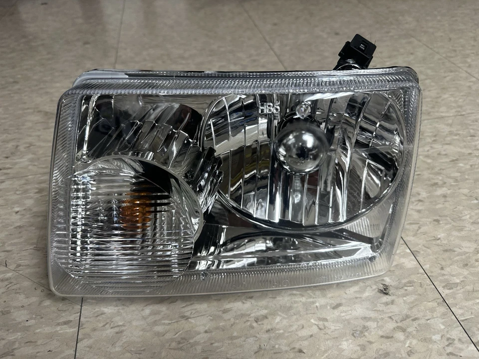 Faro izquierdo Ford Ranger 2001-2011 OEM 6l5Z13008BA  Foto 1 de 3