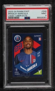 2023-24 Panini Foot Stickers Bradley Barcola #348 PSA 9 MINT Rookie RC - Foto 1 di 3