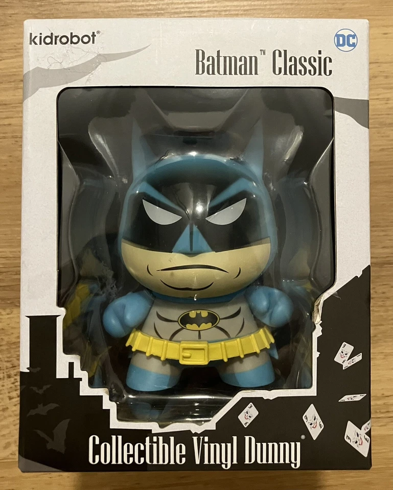 ¡NUEVO! Kidrobot - DC Batman Clásico 5" Coleccionable Vinilo Dunny -NUEVO Foto 1 de 4