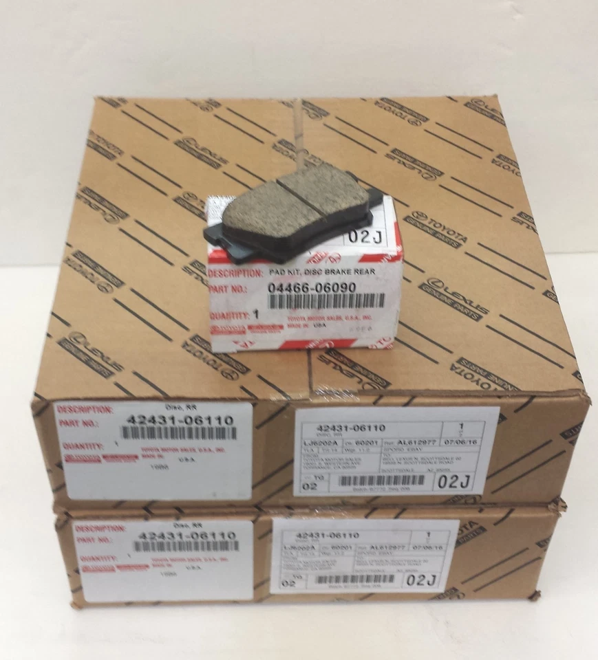 ОРИГИНАЛЬНЫЙ ЗАВОДСКОЙ КОМПЛЕКТ ЗАДНИХ ТОРМОЗНЫХ КОЛОДОК И РОТОРА LEXUS 2007-2012 ES350  - Изображение 1 из 1