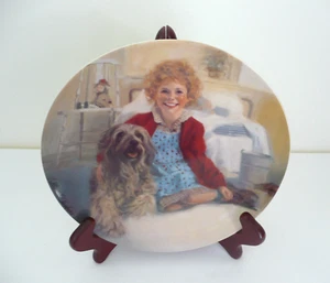 1982 Knowles Annie and Sandy Collelctor's Plate - Picture 1 of 5