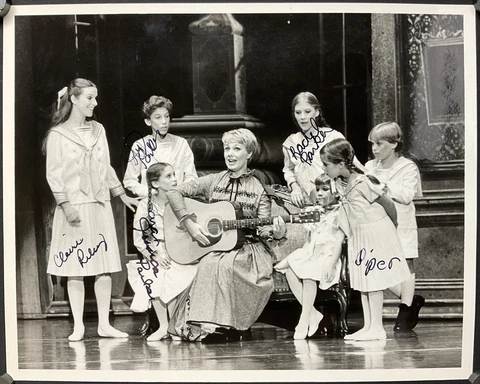 Sarah Jessica Parker w/ Siblings Signed Child Photo, Sound of Music Theater RARE Cover