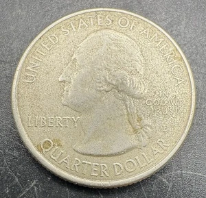 2016 D Theodore Roosevelt North Dakota Quarter Struck Through Grease Error Coin - Picture 1 of 3