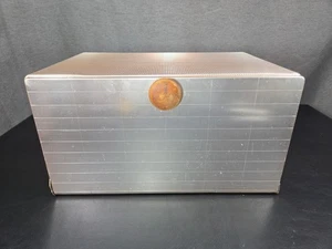 Vintage Mirro Aluminium Brotkasten Knopfverschluss Rose Rosa Kupfer Regal Schneidebrett - Bild 1 von 23