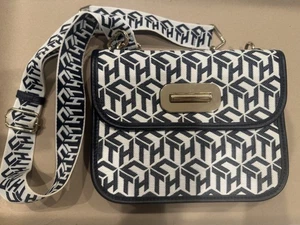 Tommy Hilfiger Umhängetasche Top Zustand - Bild 1 von 4