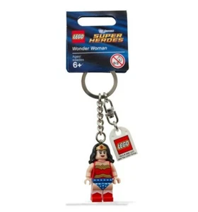 LEGO WONDER WOMAN KEYRING 853433 KEYCHAIN KEY RING DC SUPER HEROES RETIRED RARE - Picture 1 of 3
