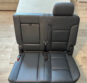 2015-2020 TAHOE YUKON ESCALADE 2ND SECOND ROW JET BLACK BENCH SEAT LEATHER - Picture 1 of 11