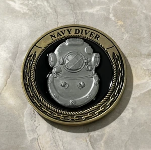 Official UNITED STATES NAVY DIVER Challenge Coin 1.75" - Picture 1 of 2