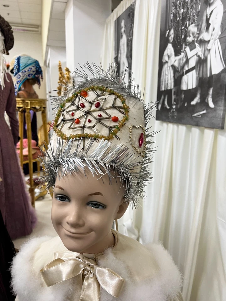 Antique hat for girls (New Year's crown), 1950. - Image 1 of 4