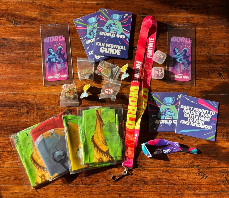 Билет на чемпионат мира по футболу 2019 Fortnite x2, шнурок, булавки, надувные, беруши - Изображение 1 из 1