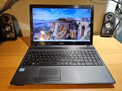 15" Acer Aspire 5749 Core i3-2330M 2.3GHz 4GB 128GB SSD Windows 10 Laptop - Image 1 of 4