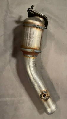 Catalytic Converter-EPA Walker 16869 fits 11-14 Ford Mustang 5.0L-V8 - Image 1 of 4