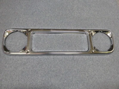 Rejilla cromada delantera OEM TOYOTA 73-84 Land Cruiser 40 FJ40 BJ40 BJ42 BJ60 genuino Foto 1 de 3