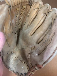 Wilson A2170 Signed " Ron Santo" Glove/ Mit Right Hand Thrower ??? - Picture 1 of 7