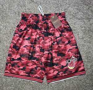 Mitchell & Ness Mens Shorts NBA Swingman Basketball Miami Heat Red Size M NWT - Picture 1 of 17
