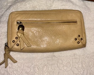 Lucky Brand hellbraune Leder Geldbörse rechteckig umlaufender Reißverschluss Portemonnaie - Bild 1 von 7