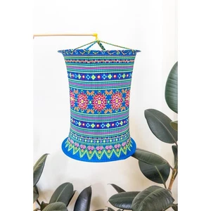 Handgefertigte Hmong Stoff Laterne: blaue Boho Hängeleuchte, vietnamesische Wohndeko - Bild 1 von 5