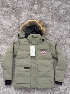 Canada Goose Brand New Jacket In Light Green Meduim Size ( fits perfect S Size) - Picture 1 of 5