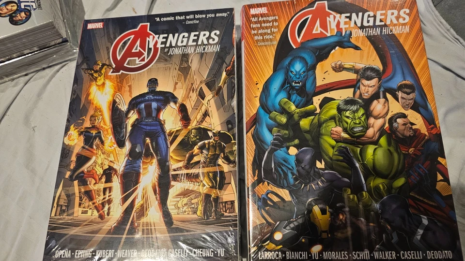 Avengers de Jonathan Hickman Omnibus 1 y 2 Foto 1 de 1