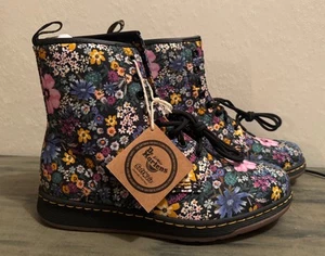 Brand New Dr. Martens Wanderlust Canvas Floral Boots Women's Size 10 - Picture 1 of 5