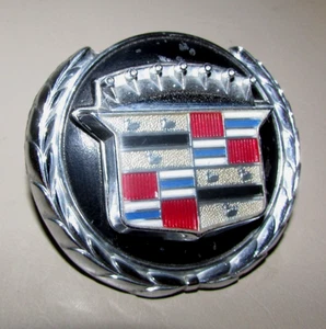 1976-79 Cadillac Seville Trunk Lock Cover Emblem & Bezel Assembly 1694323 172090 - Picture 1 of 3