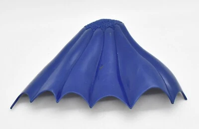 Legends Of Batman Gladiator Cape Action Figure Accessory Only Kenner 1996 - Image 1 of 3