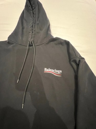 Felpa con cappuccio Balenciaga campagna politica nera media