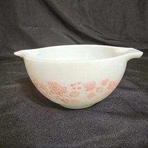 Vintage Pyrex GOOSEBERRY #441 Cinderella Bowl 1.5 Pint - Picture 1 of 9