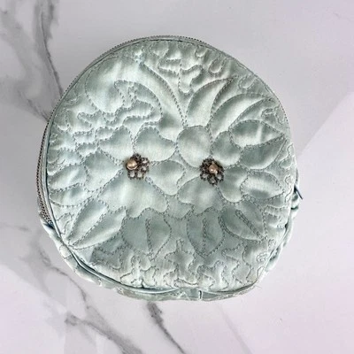 Estuche de tocador de colección años 60 azul aguamarina acolchado satinado joyería imitación perla Foto 1 de 4