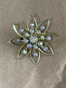 Vintage goldfarbene Blumen Brosche mit Aurora Borealis Strass - Brosche - Bild 1 von 1