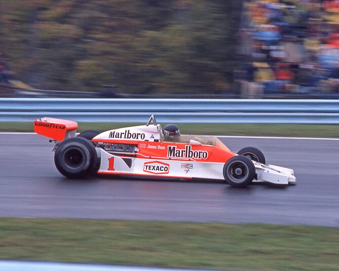 1977 Driver JAMES HUNT Glossy 8x10 Photo U.S. Grand Prix East Poster McLaren - Image 1 of 1