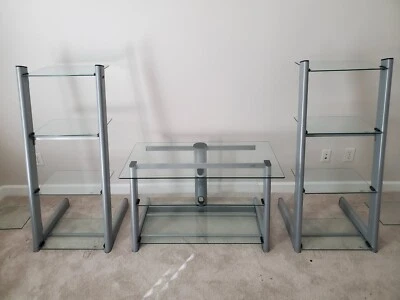 Bell'o电视支架和音频家具。  状况良好!  仅本地皮卡 — 第 1/4 张图片