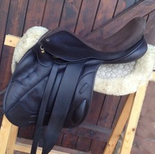 Black Country Vinici monoflap jump saddle 17" MW / W close contact tree - SUPER