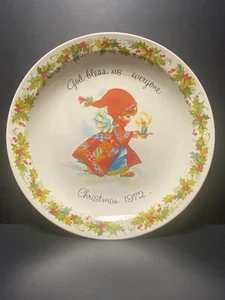 GiGi Christmas 1972 Collectors Plate with Stand New in Package - Picture 1 of 5