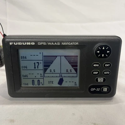 Navegador Furuno GP-32 GPS/WAAS 2012 Foto 1 de 4