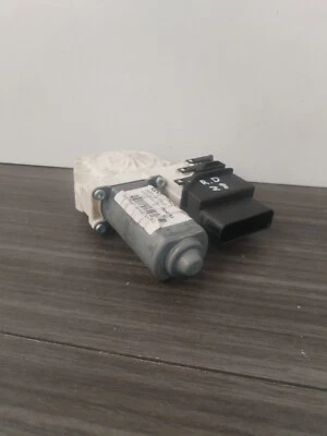 MOTOR VENTANA TRASERA LADO CONDUCTOR ASIENTO SKODA AUDI 5K0959795  Foto 1 de 4