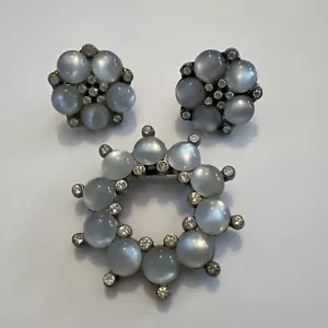 Vintage Light Blue Cats Eye Brooch & Screw Back Earrings Set - Picture 1 of 8