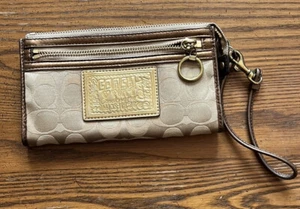 COACH POPPY Signature Wristlet Khaki Gold with Bronze Leather Trim Pockets - Picture 1 of 6