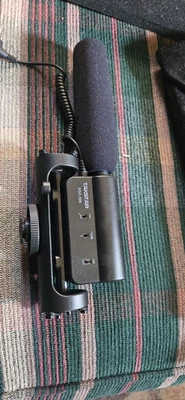 TAKSTAR SGC-598 Microphone Universal For Nikon Canon Camera Camcorder DSLR - Image 1 of 3