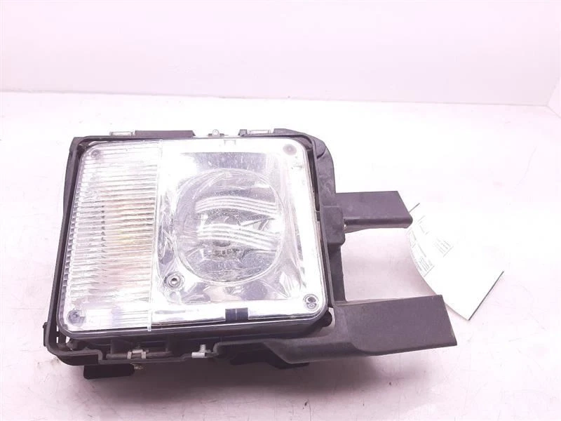 Luz de estacionamiento/esquina del conductor montada para parachoques antiniebla 04-09 Cadillac SRX 15930685 Foto 1 de 4