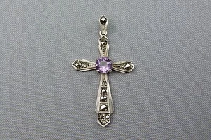 Belle croix Chrétienne pendentif en argent et pierre semi précieuses, 19 ème. - Picture 1 of 2