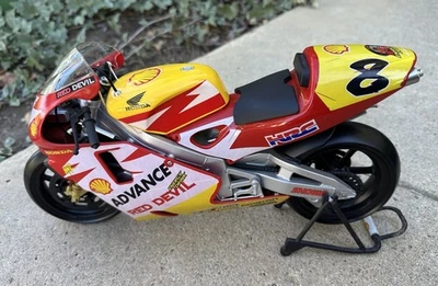 Guiloy 1/6 Scale Honda NSR 500 - Chris Walker - VERY Rare Metal Die Cast 2001 - Image 1 of 4