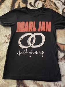 Pearl Jam Dont Give Up Black Shirt Herren Gr. S 2022 Tour Shirt Vedder NW Grunge - Bild 1 von 2